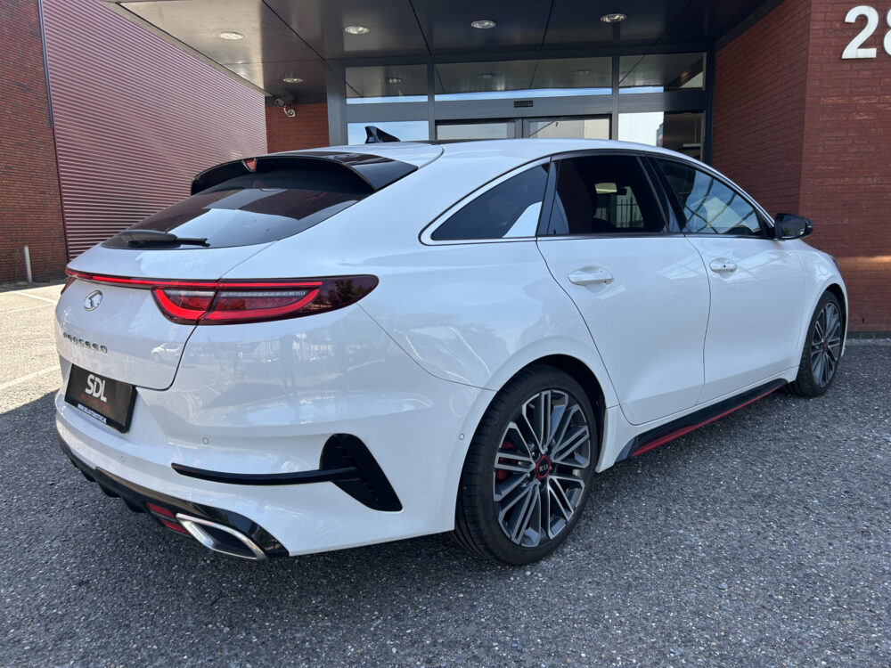 Kia ProCeed 1.6 T-GDI GT 204PK!! // FULL LED // SCHUIF/KANTELDAK // MEMORY SEAT // JBL AUDIO // ADAPTIV CRUISE // NAVI + CARPLAY // CAMERA 2