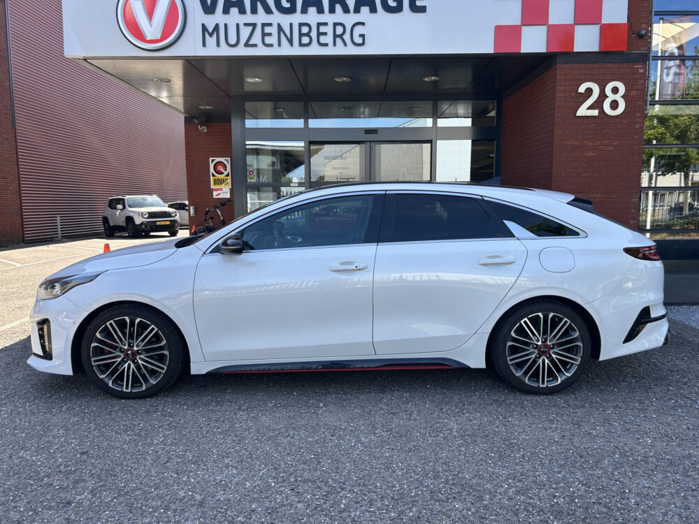 Kia ProCeed 1.6 T-GDI GT 204PK!! // FULL LED // SCHUIF/KANTELDAK // MEMORY SEAT // JBL AUDIO // ADAPTIV CRUISE // NAVI + CARPLAY // CAMERA 3