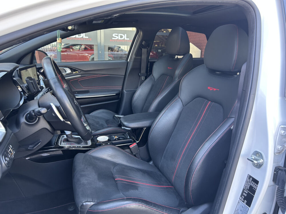 Kia ProCeed 1.6 T-GDI GT 204PK!! // FULL LED // SCHUIF/KANTELDAK // MEMORY SEAT // JBL AUDIO // ADAPTIV CRUISE // NAVI + CARPLAY // CAMERA 8