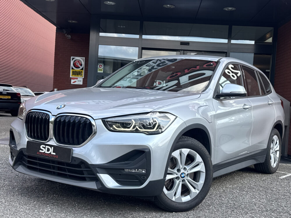 BMW X1 xDrive25e Executive // GROOT NAVI // CAMERA // CRUISE // CLIMA // STOEL VERWARMING // ELEK. KLEP // 1