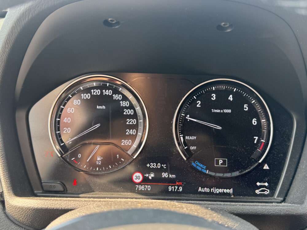 BMW X1 xDrive25e Executive // GROOT NAVI // CAMERA // CRUISE // CLIMA // STOEL VERWARMING // ELEK. KLEP // 17