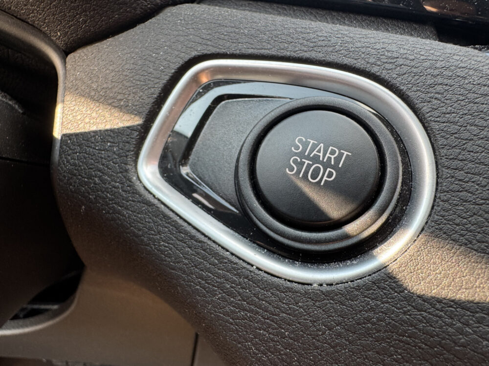 BMW X1 xDrive25e Executive // GROOT NAVI // CAMERA // CRUISE // CLIMA // STOEL VERWARMING // ELEK. KLEP // 21