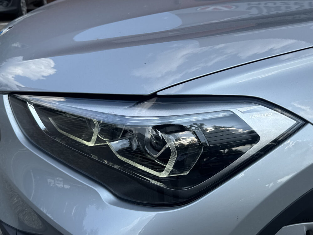 BMW X1 xDrive25e Executive // GROOT NAVI // CAMERA // CRUISE // CLIMA // STOEL VERWARMING // ELEK. KLEP // 6