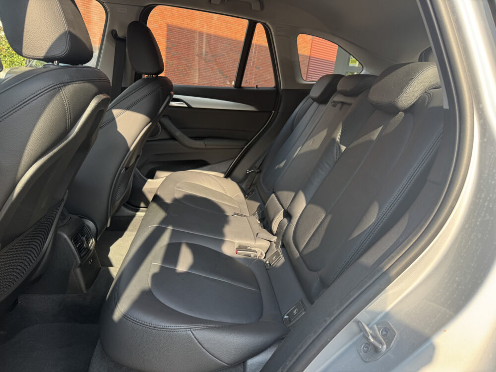 BMW X1 xDrive25e Executive // GROOT NAVI // CAMERA // CRUISE // CLIMA // STOEL VERWARMING // ELEK. KLEP // 9