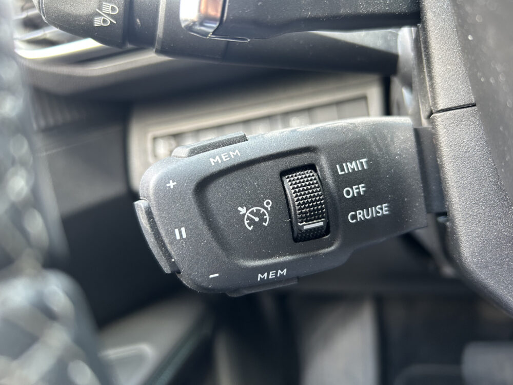 Peugeot 3008 1.6 HYbrid 225 Allure Pack Business // NAVI + CARPLAY // PDC V+A // CAMERA // LED // CLIMA // HALF-LEDER 12