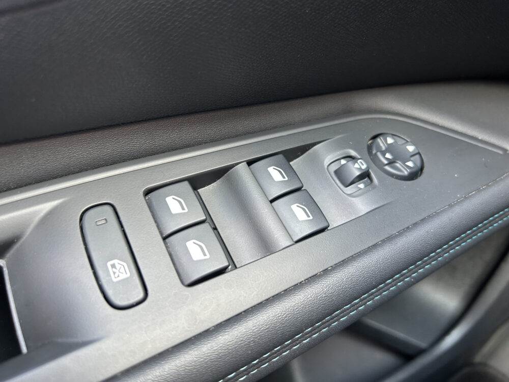 Peugeot 3008 1.6 HYbrid 225 Allure Pack Business // NAVI + CARPLAY // PDC V+A // CAMERA // LED // CLIMA // HALF-LEDER 19