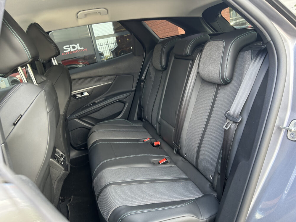 Peugeot 3008 1.6 HYbrid 225 Allure Pack Business // NAVI + CARPLAY // PDC V+A // CAMERA // LED // CLIMA // HALF-LEDER 25