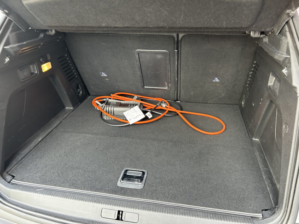 Peugeot 3008 1.6 HYbrid 225 Allure Pack Business // NAVI + CARPLAY // PDC V+A // CAMERA // LED // CLIMA // HALF-LEDER 26