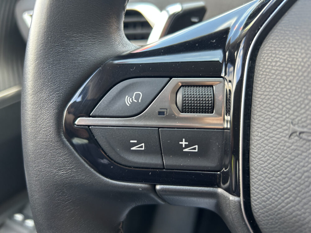 Peugeot 3008 1.6 HYbrid 225 Allure Pack Business // NAVI + CARPLAY // PDC V+A // CAMERA // LED // CLIMA // HALF-LEDER 9