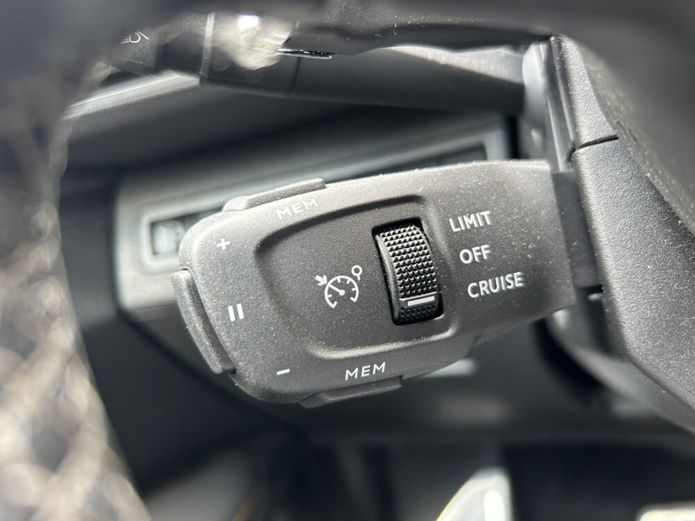 Peugeot 3008 1.6 HYbrid 225 Road Trip // KEYLESS // NAVI + CARPLAY // PDC V+A // CAMERA // HALF-LEDER // TREKHAAK!! 12
