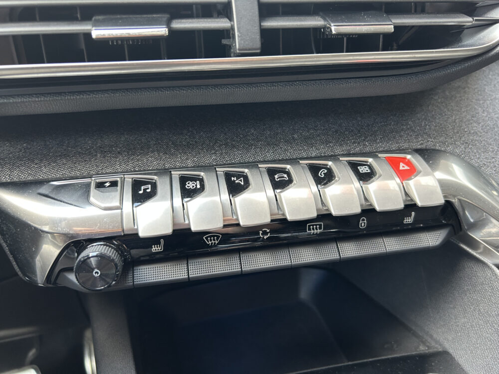 Peugeot 3008 1.6 HYbrid 225 Road Trip // KEYLESS // NAVI + CARPLAY // PDC V+A // CAMERA // HALF-LEDER // TREKHAAK!! 17