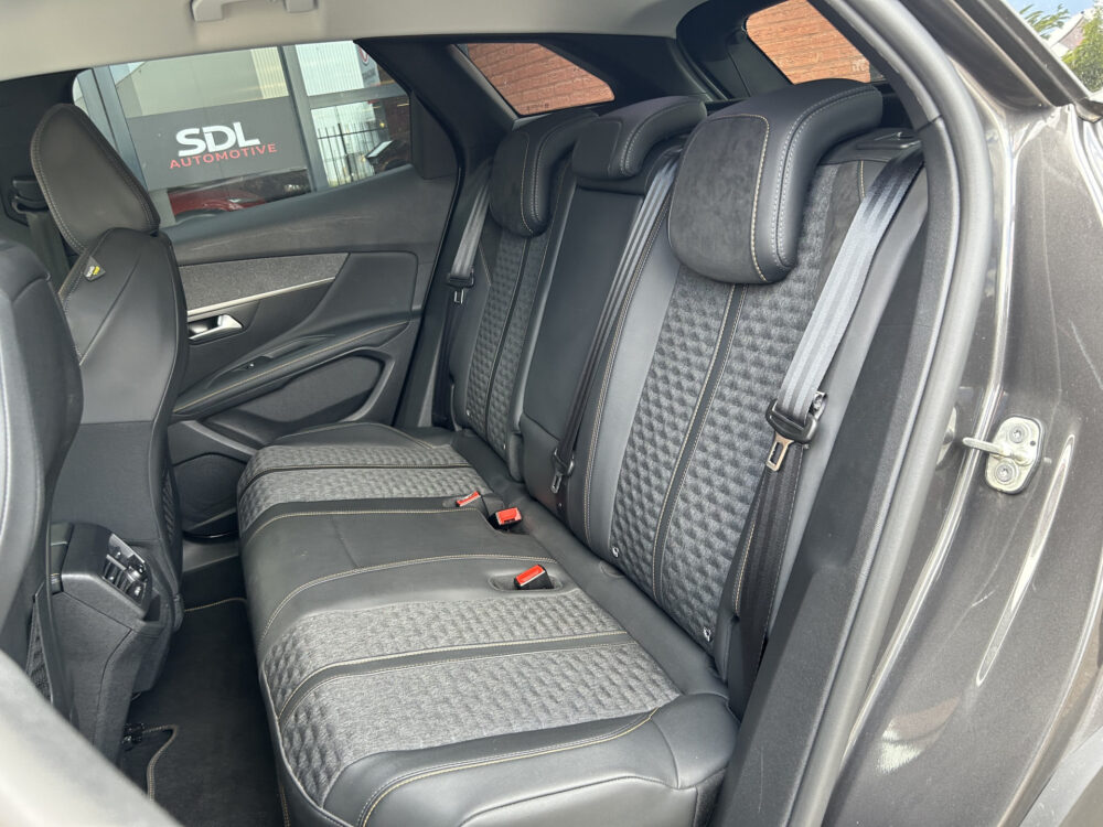 Peugeot 3008 1.6 HYbrid 225 Road Trip // KEYLESS // NAVI + CARPLAY // PDC V+A // CAMERA // HALF-LEDER // TREKHAAK!! 26