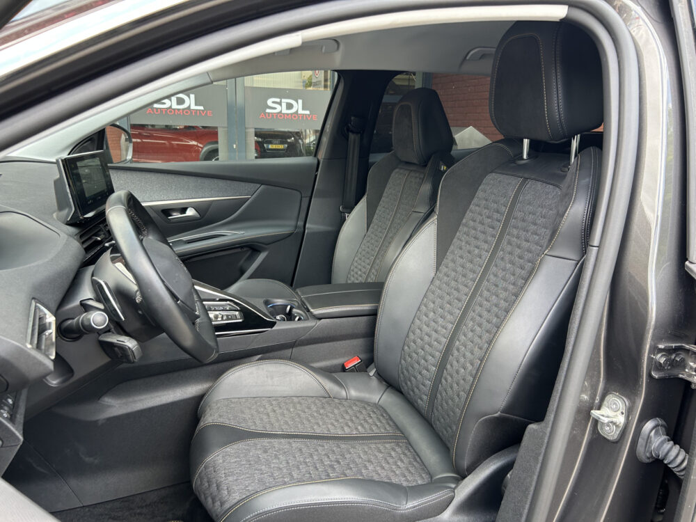 Peugeot 3008 1.6 HYbrid 225 Road Trip // KEYLESS // NAVI + CARPLAY // PDC V+A // CAMERA // HALF-LEDER // TREKHAAK!! 8