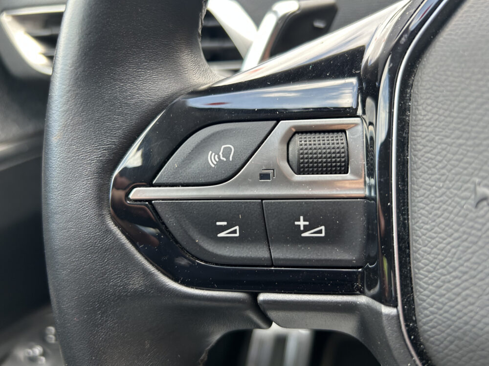 Peugeot 3008 1.6 HYbrid 225 Road Trip // KEYLESS // NAVI + CARPLAY // PDC V+A // CAMERA // HALF-LEDER // TREKHAAK!! 9