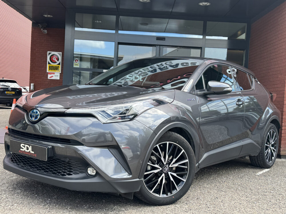 Toyota C-HR 1.8 Hybrid Executive // LED // ADAPTIVE CRUISE // NAVI // CLIMA // CAMERA // TREKHAAK! // 1