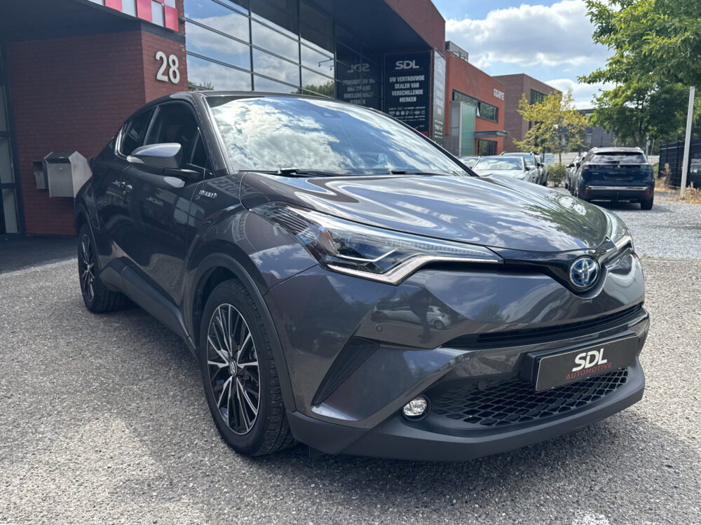 Toyota C-HR 1.8 Hybrid Executive // LED // ADAPTIVE CRUISE // NAVI // CLIMA // CAMERA // TREKHAAK! // 2
