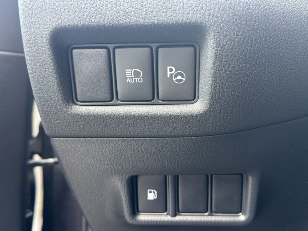 Toyota C-HR 1.8 Hybrid Executive // LED // ADAPTIVE CRUISE // NAVI // CLIMA // CAMERA // TREKHAAK! // 22