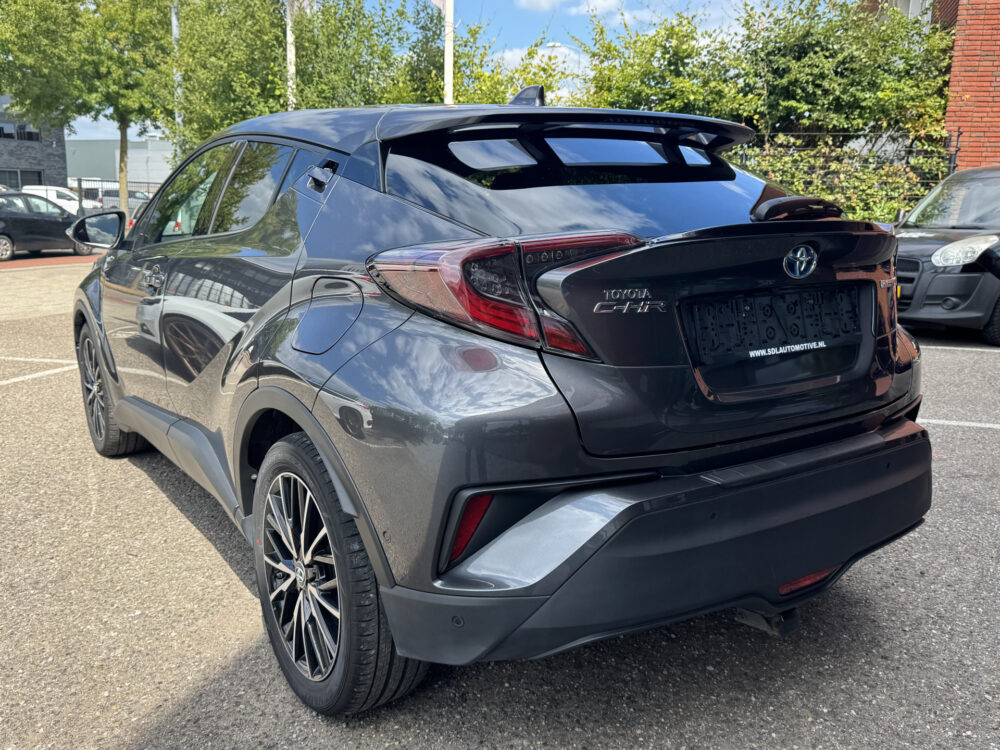 Toyota C-HR 1.8 Hybrid Executive // LED // ADAPTIVE CRUISE // NAVI // CLIMA // CAMERA // TREKHAAK! // 3