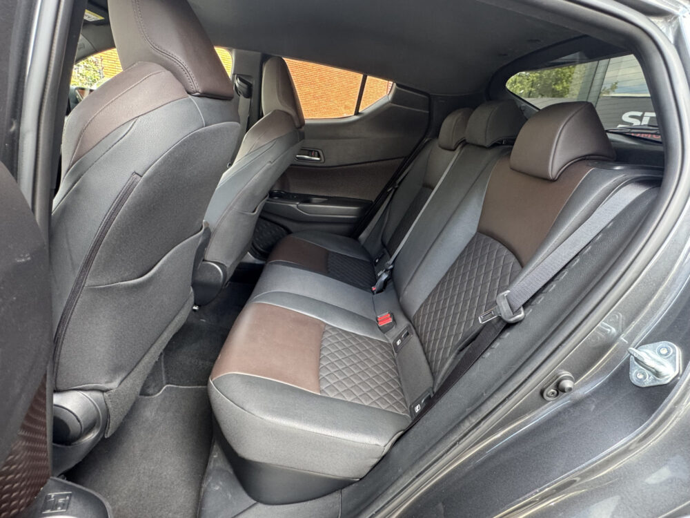Toyota C-HR 1.8 Hybrid Executive // LED // ADAPTIVE CRUISE // NAVI // CLIMA // CAMERA // TREKHAAK! // 9