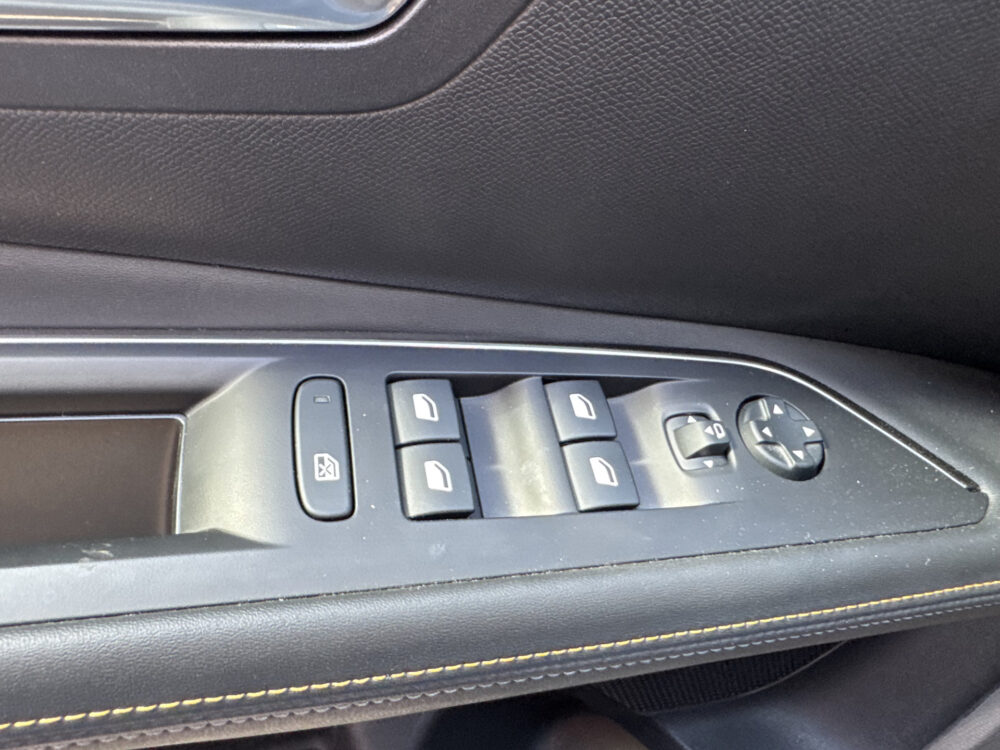 Peugeot 3008 1.6 HYbrid 225 Road Trip // NAVI // TREKHAAK // DODENHOEK // CLIMA // CRUISE // 21