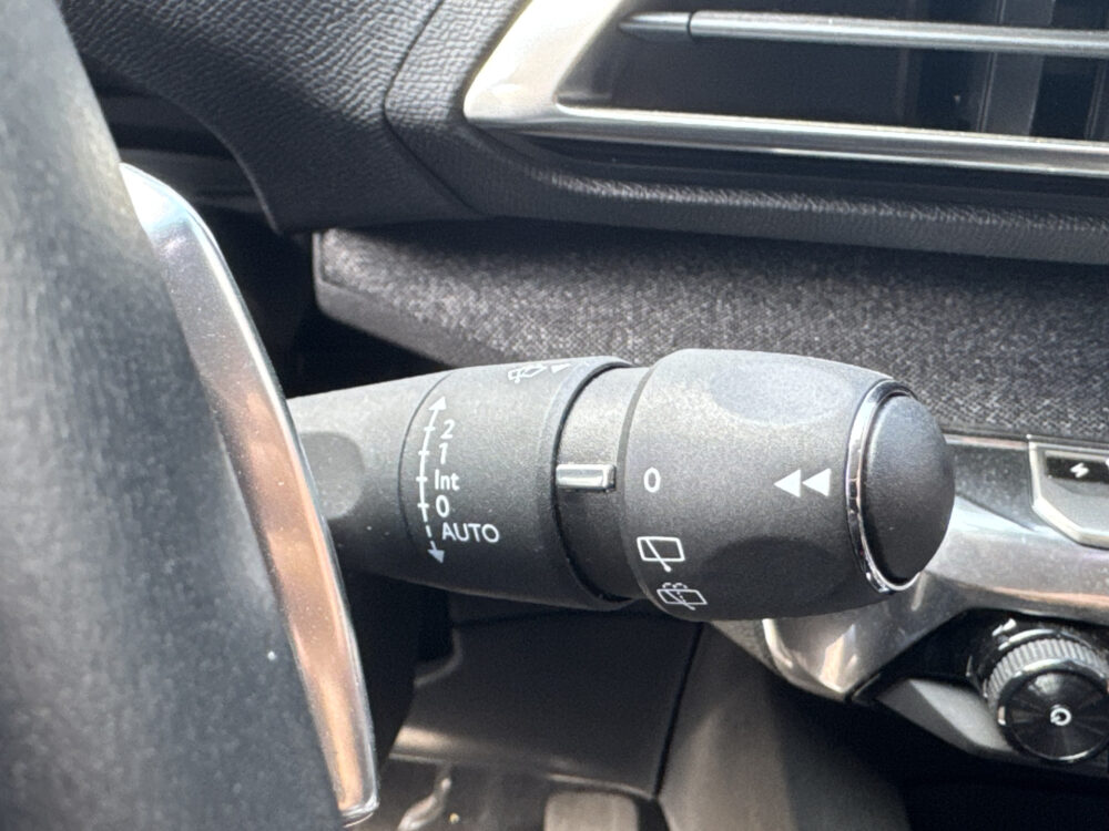 Peugeot 3008 1.6 HYbrid 225 Road Trip // NAVI // TREKHAAK // DODENHOEK // CLIMA // CRUISE // 23