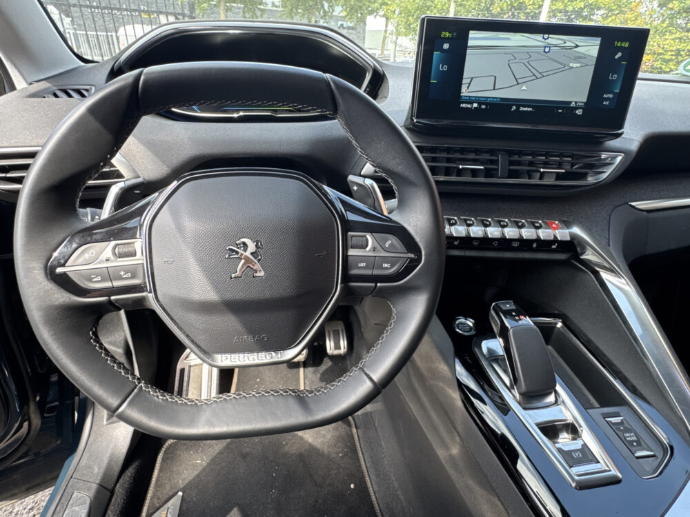 Peugeot 3008 1.6 HYbrid 225 Road Trip // NAVI // TREKHAAK // DODENHOEK // CLIMA // CRUISE // 9
