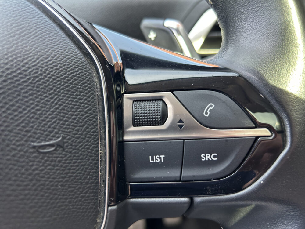 Peugeot 3008 1.2 PureTech Allure // NAVI + CARPLAY // PDC V+A // PANO/SCHUIFKANTELDAK // CAMERA // TREKHAAK!! 10