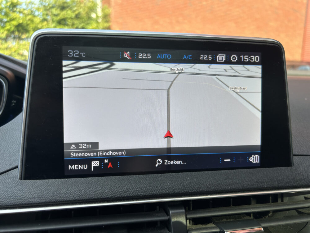 Peugeot 3008 1.2 PureTech Allure // NAVI + CARPLAY // PDC V+A // PANO/SCHUIFKANTELDAK // CAMERA // TREKHAAK!! 17