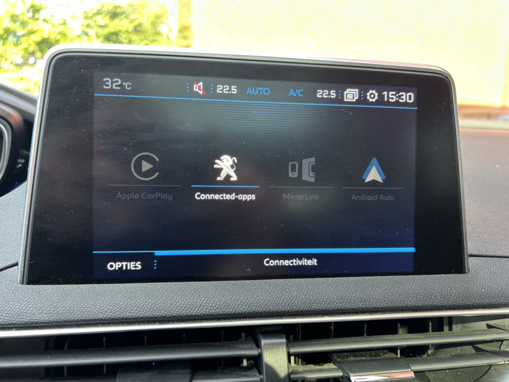 Peugeot 3008 1.2 PureTech Allure // NAVI + CARPLAY // PDC V+A // PANO/SCHUIFKANTELDAK // CAMERA // TREKHAAK!! 19