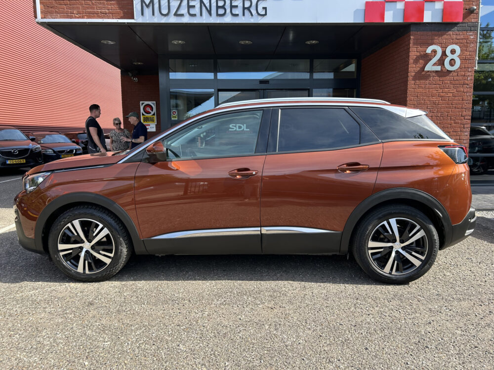 Peugeot 3008 1.2 PureTech Allure // NAVI + CARPLAY // PDC V+A // PANO/SCHUIFKANTELDAK // CAMERA // TREKHAAK!! 3