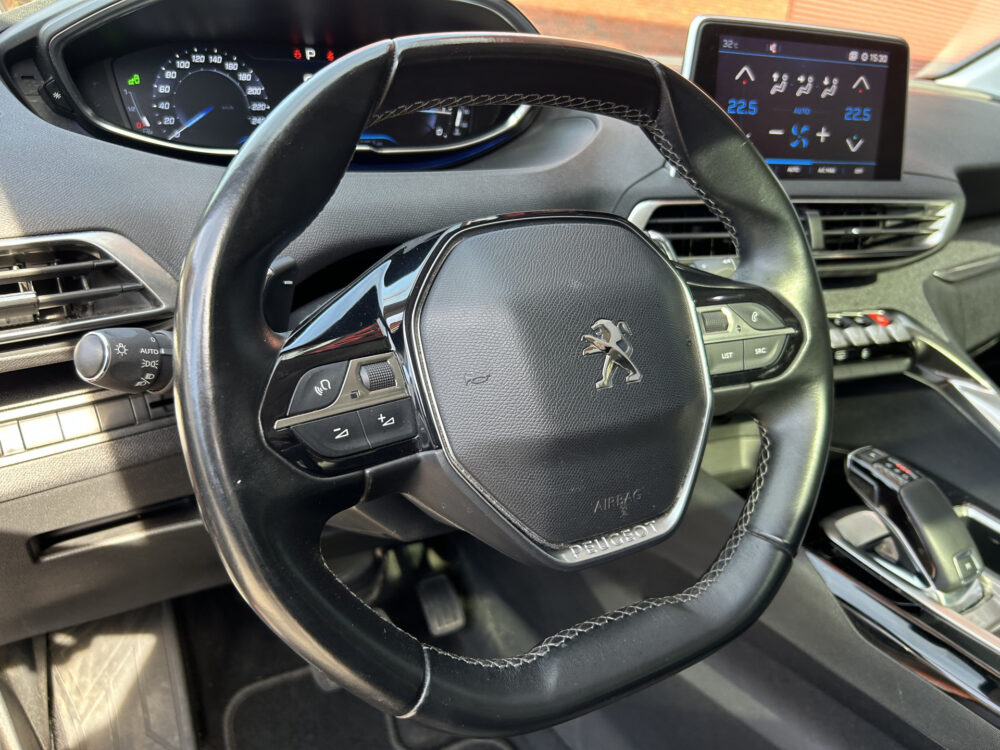 Peugeot 3008 1.2 PureTech Allure // NAVI + CARPLAY // PDC V+A // PANO/SCHUIFKANTELDAK // CAMERA // TREKHAAK!! 6