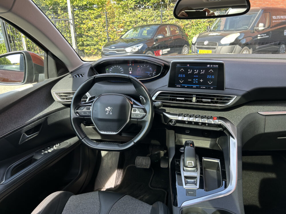 Peugeot 3008 1.2 PureTech Allure // NAVI + CARPLAY // PDC V+A // PANO/SCHUIFKANTELDAK // CAMERA // TREKHAAK!! 7