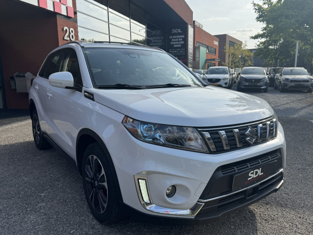 Suzuki Vitara 1.4 Boosterjet Stijl // NAVI // CAMERA // CLIMA // ADAPTIVE CRUISE // SCHUIF / KANTEL DAK // 2