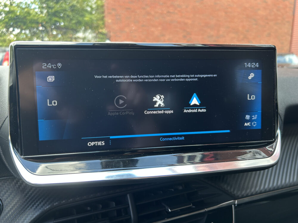 Peugeot 2008 1.2 PureTech Allure // LED // NAVI + CARPLAY // CAMERA // PDC // CLIMA 16