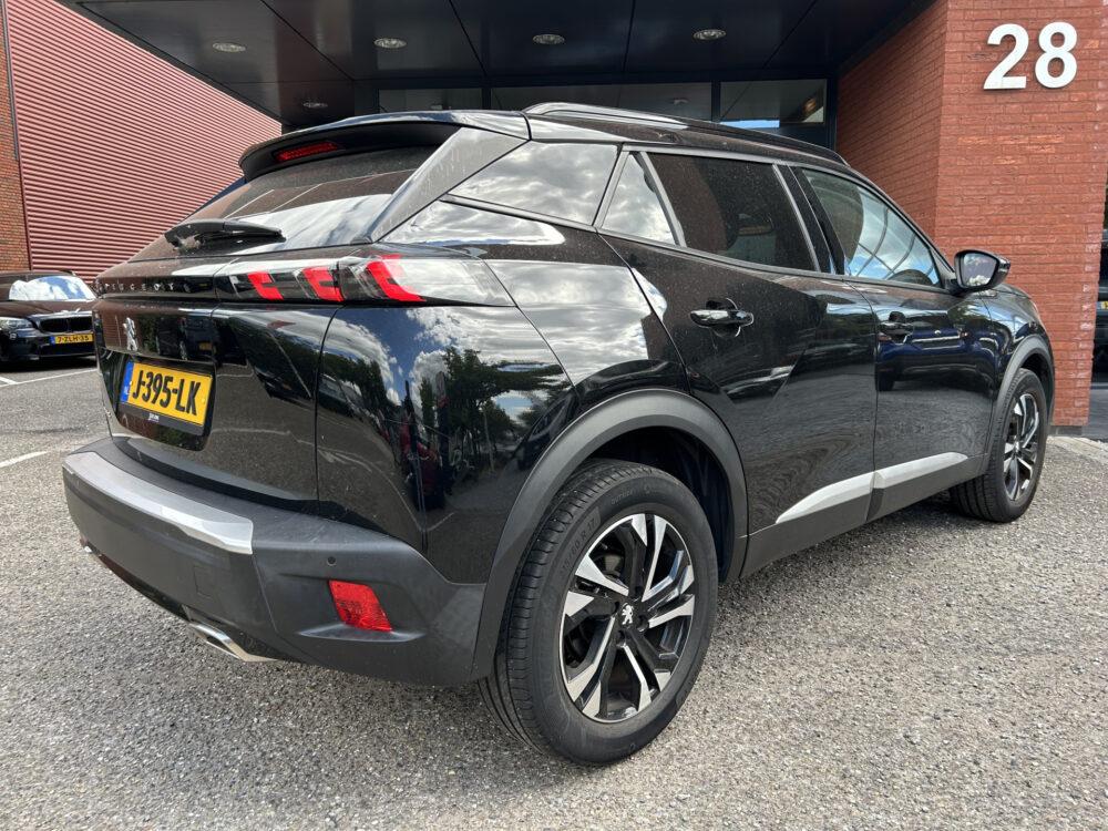 Peugeot 2008 1.2 PureTech Allure // LED // NAVI + CARPLAY // CAMERA // PDC // CLIMA 2