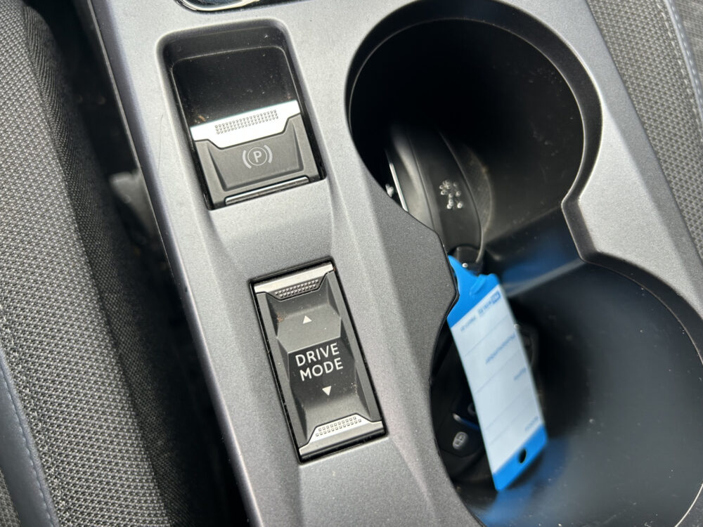 Peugeot 2008 1.2 PureTech Allure // LED // NAVI + CARPLAY // CAMERA // PDC // CLIMA 20