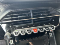 Peugeot 2008 1.2 PureTech Allure // LED // NAVI + CARPLAY // CAMERA // PDC // CLIMA 49