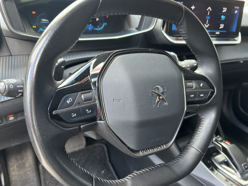 Peugeot 2008 1.2 PureTech Allure // LED // NAVI + CARPLAY // CAMERA // PDC // CLIMA 6