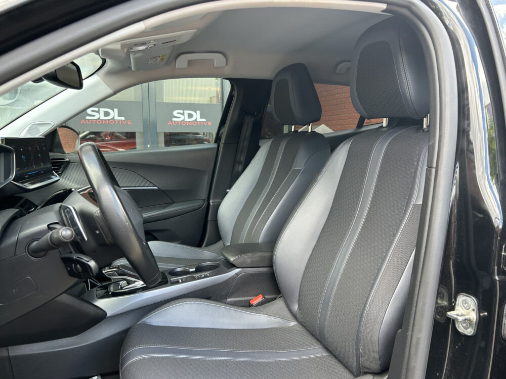Peugeot 2008 1.2 PureTech Allure // LED // NAVI + CARPLAY // CAMERA // PDC // CLIMA 8
