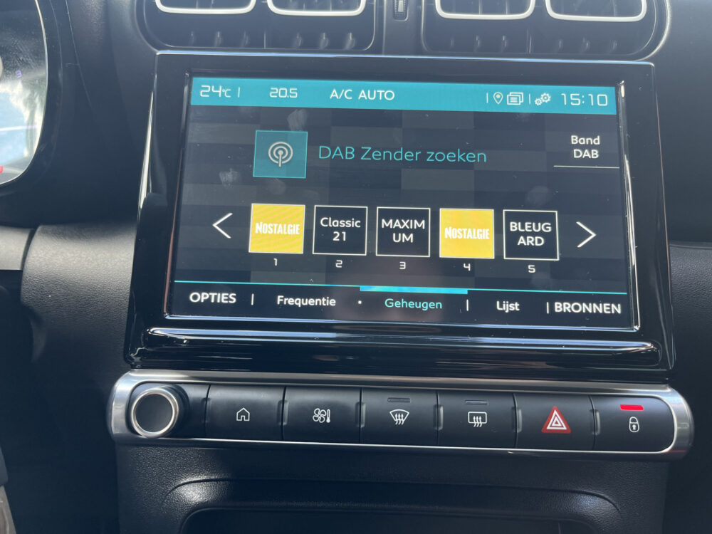 Citroën C3 Aircross 1.2 PureTech Shine // TREKHAAK // NAVI // CLIMA // PDC // CRUISE // DAB RADIO // APPLE CARPLAY / ANDROID AUTO // 17