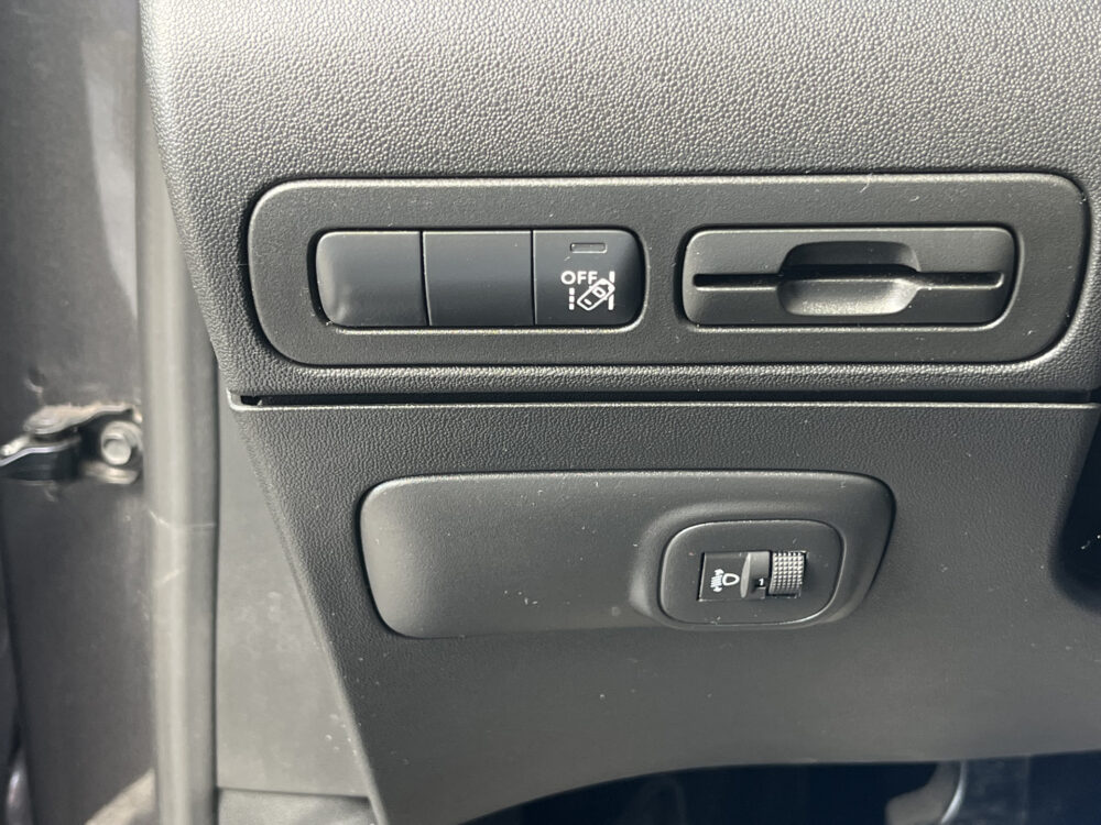Citroën C3 Aircross 1.2 PureTech Shine // TREKHAAK // NAVI // CLIMA // PDC // CRUISE // DAB RADIO // APPLE CARPLAY / ANDROID AUTO // 21