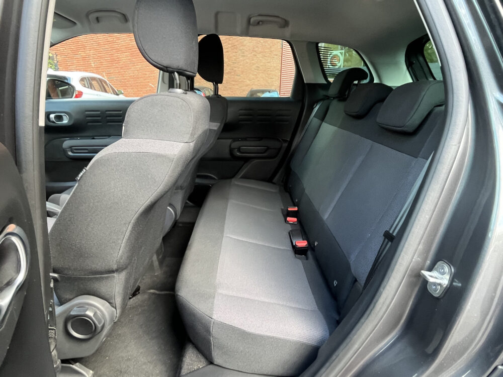 Citroën C3 Aircross 1.2 PureTech Shine // TREKHAAK // NAVI // CLIMA // PDC // CRUISE // DAB RADIO // APPLE CARPLAY / ANDROID AUTO // 8