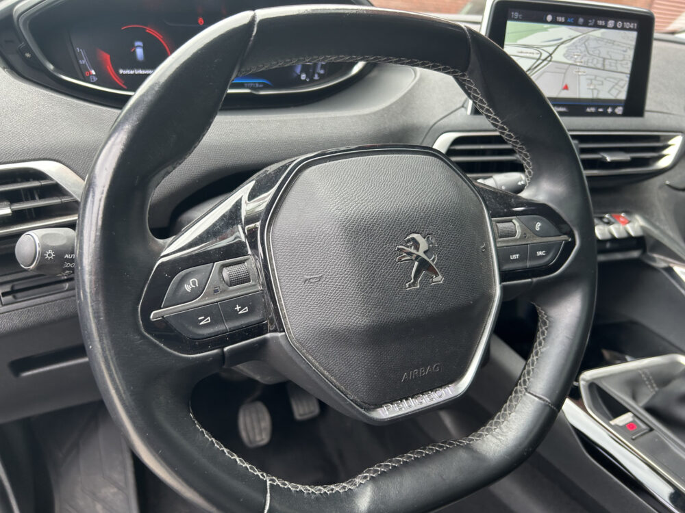 Peugeot 3008 1.2 PureTech Allure // LED // NAVI + CARPLAY // PANO/SCHUIFKANTELDAK // CAMERA // PDC V+A 6