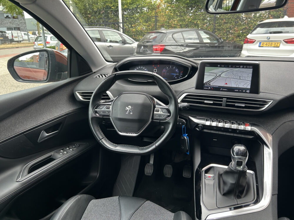 Peugeot 3008 1.2 PureTech Allure // LED // NAVI + CARPLAY // PANO/SCHUIFKANTELDAK // CAMERA // PDC V+A 7