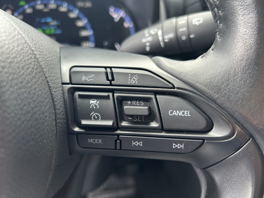 Toyota Yaris Cross 1.5 Hybrid First Edition // FULL LED // KEYLESS // DODEHOEK // ADAPT. CRUISE // CAMERA // STUUR+STOELVERWARMING // 10