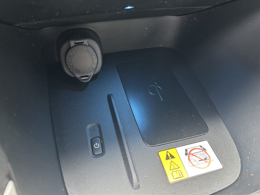Toyota Yaris Cross 1.5 Hybrid First Edition // FULL LED // KEYLESS // DODEHOEK // ADAPT. CRUISE // CAMERA // STUUR+STOELVERWARMING // 18