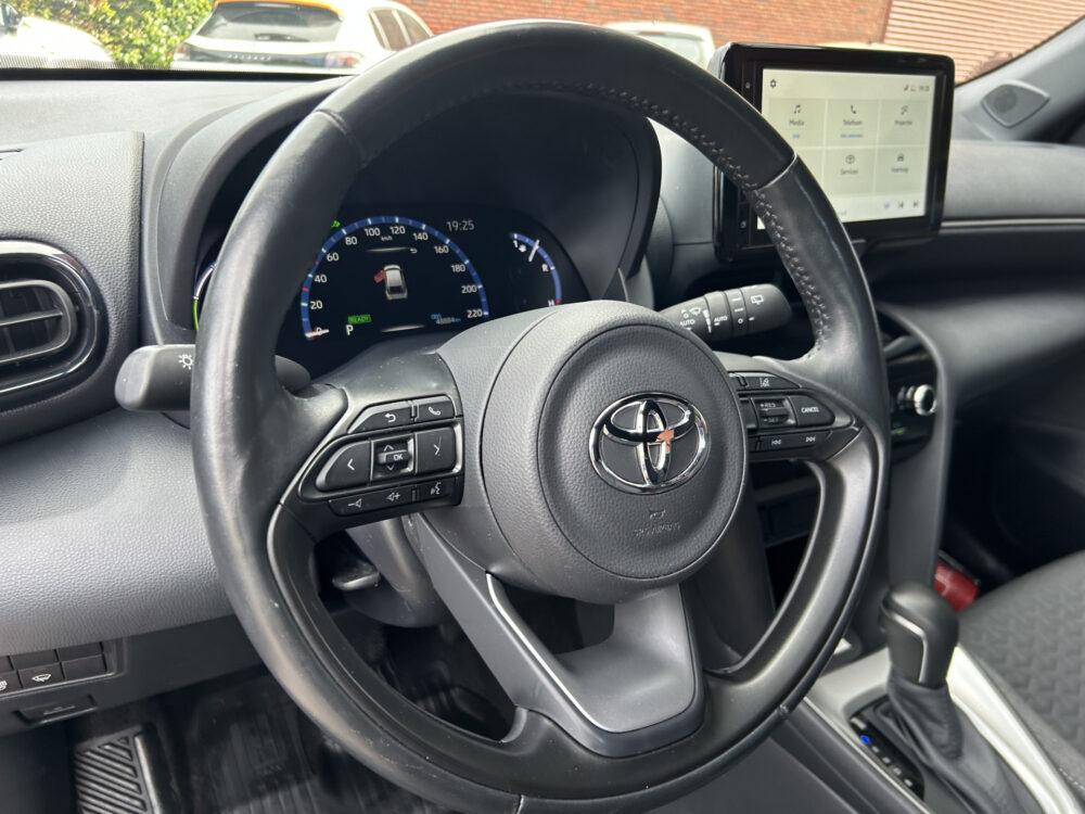 Toyota Yaris Cross 1.5 Hybrid First Edition // FULL LED // KEYLESS // DODEHOEK // ADAPT. CRUISE // CAMERA // STUUR+STOELVERWARMING // 6