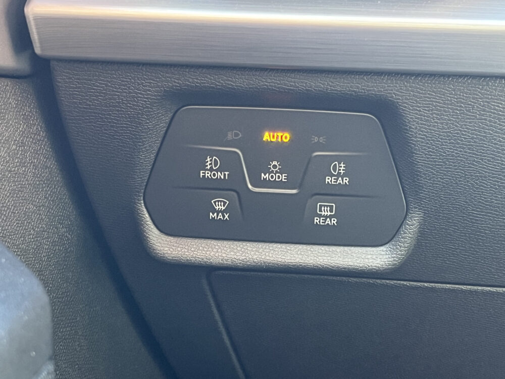 SEAT Leon 1.4 TSI eHybrid PHEV FR // ADAPTIVE CRUISE // CAMERA // CLIMA // NAVI // APPLE CARPLAY - ANDROID AUTO // 19