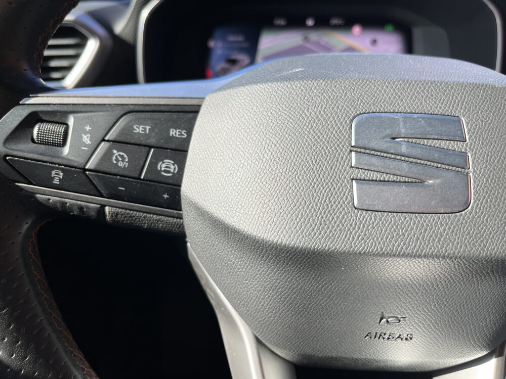 SEAT Leon 1.4 TSI eHybrid PHEV FR // ADAPTIVE CRUISE // CAMERA // CLIMA // NAVI // APPLE CARPLAY - ANDROID AUTO // 9