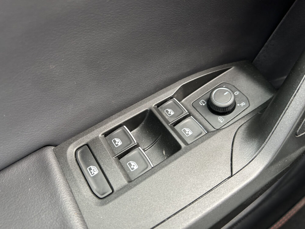 SEAT Leon 1.4 TSI eHybrid PHEV FR // FULL LED // NAVI + CARPLAY // CLIMA // CAMERA // PDC V+A 19